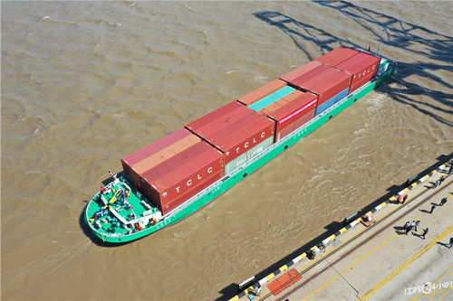 2022-10-11--120TEU--首航-2--壓縮.jpg