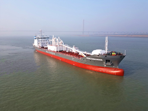 德國5650DWT水泥船啟航-壓縮.JPG