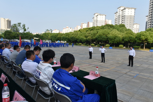 10 男生小合唱-壓縮.jpg