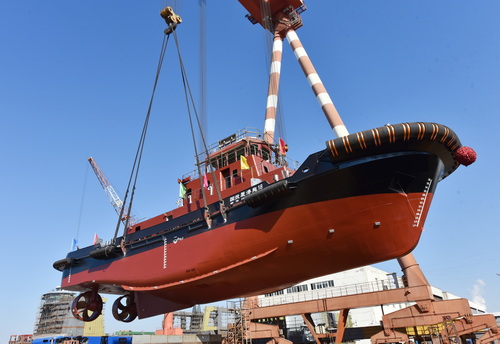 國投廈港拖18 下水-壓縮.jpg