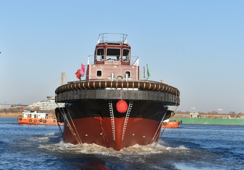 嘉港拖18 下水-壓縮.jpg